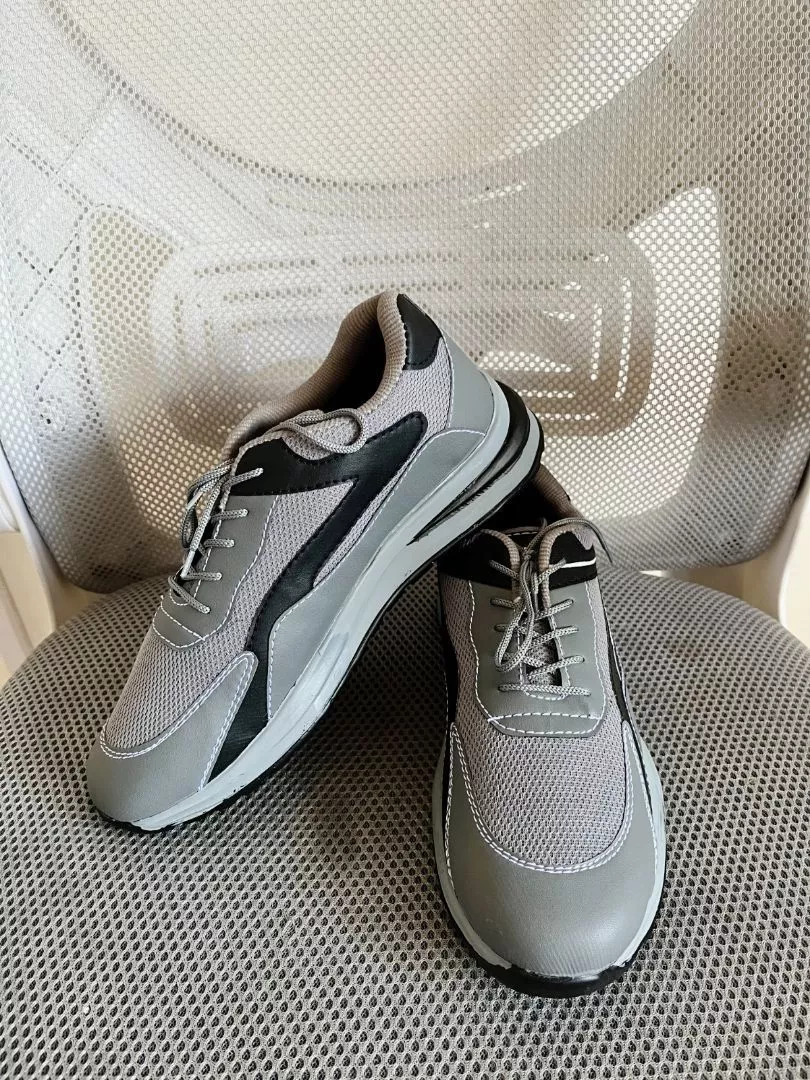 Sepatu Sneakers Pria Sepatu Kasual Pria Kerja Modern - Foto ulasan pembeli