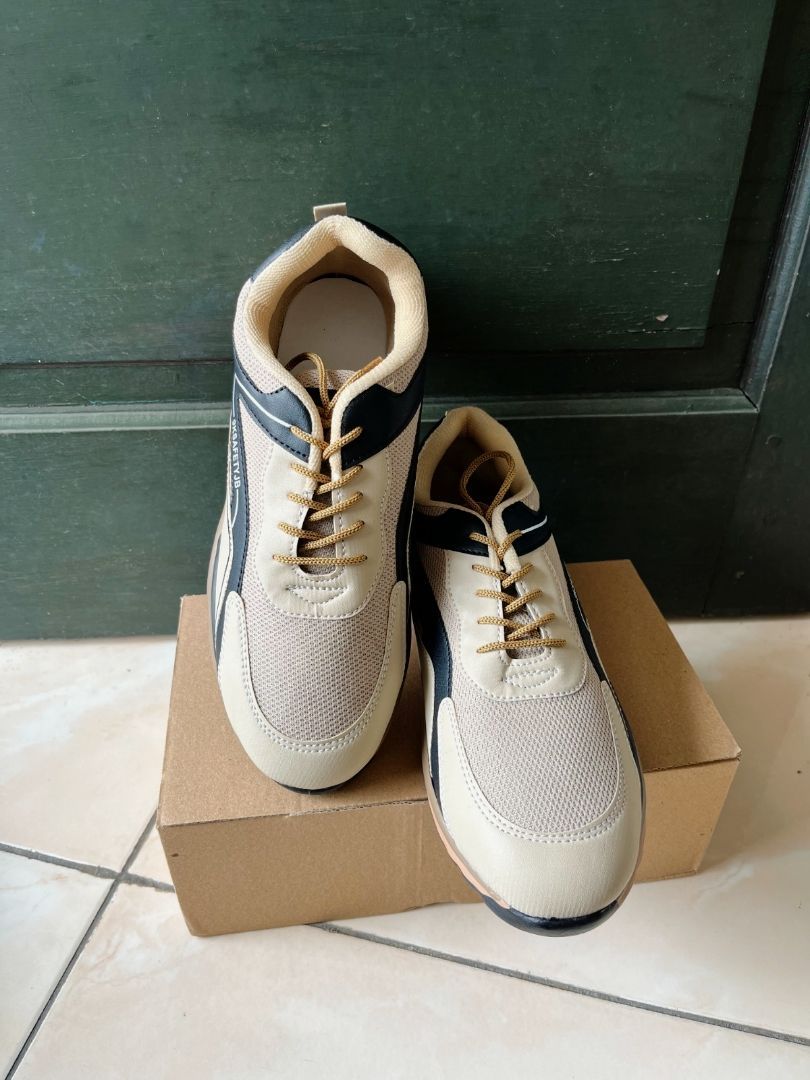 Sepatu Sneakers Pria Sepatu Kasual Pria Kerja Modern - Foto ulasan pembeli