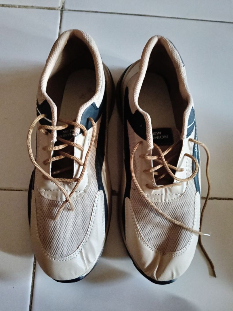 Sepatu Sneakers Pria Sepatu Kasual Pria Kerja Modern - Foto ulasan pembeli