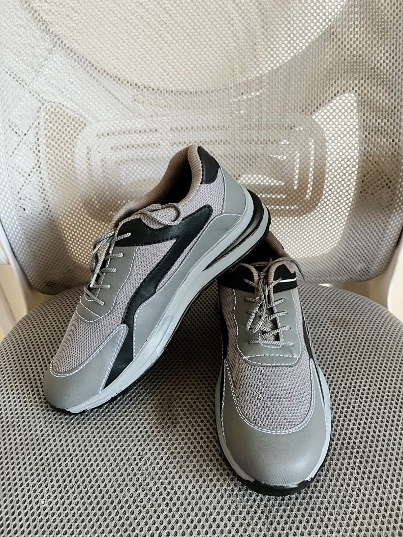 Sepatu Sneakers Pria Sepatu Kasual Pria Kerja Modern - Foto ulasan pembeli