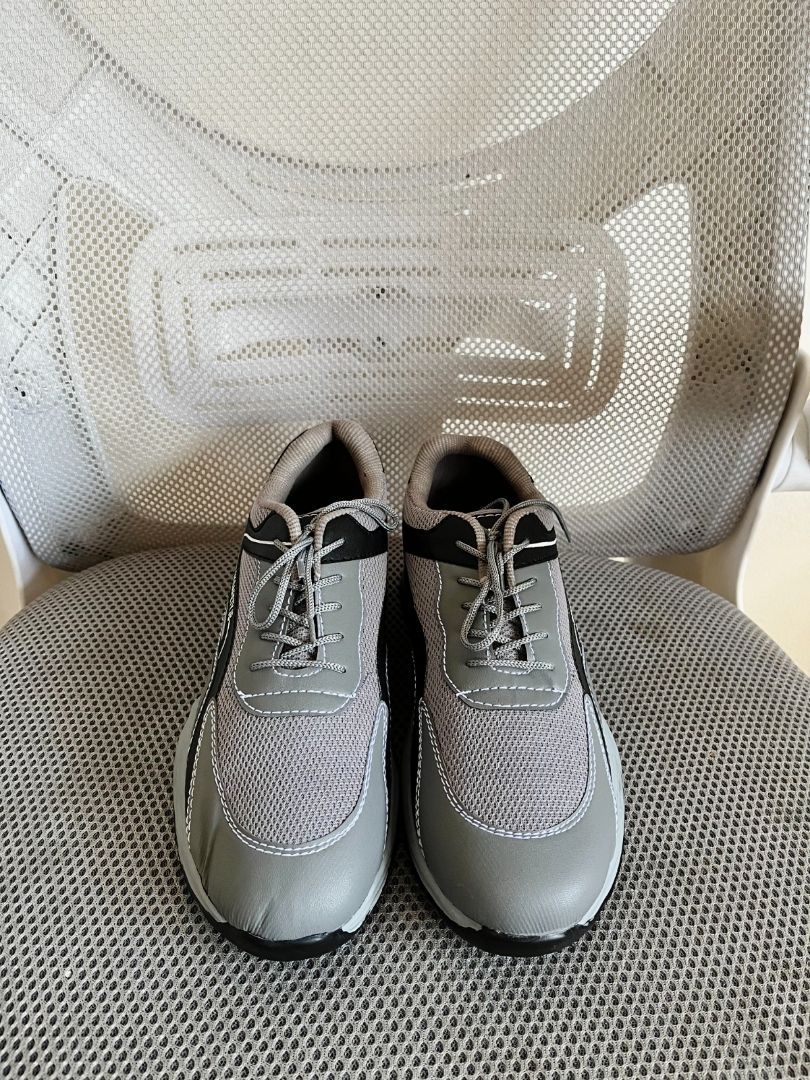Sepatu Sneakers Pria Sepatu Kasual Pria Kerja Modern - Foto ulasan pembeli