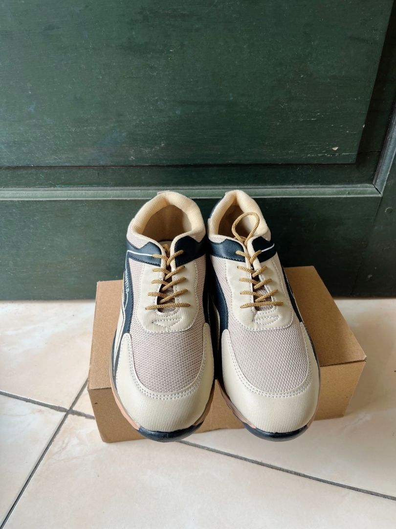 Sepatu Sneakers Pria Sepatu Kasual Pria Kerja Modern - Foto ulasan pembeli