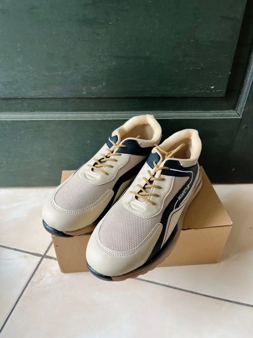 Sepatu Sneakers Pria Sepatu Kasual Pria Kerja Modern - Foto ulasan pembeli