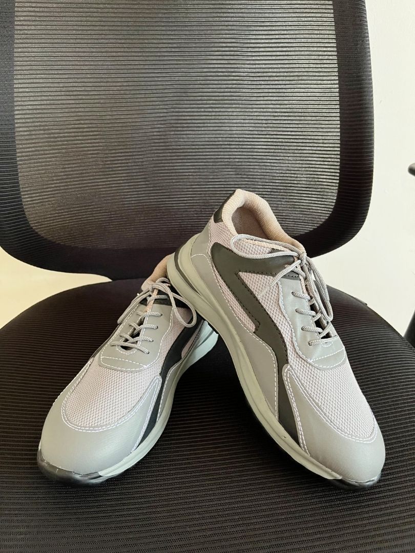 Sepatu Sneakers Pria Sepatu Kasual Pria Kerja Modern - Foto ulasan pembeli