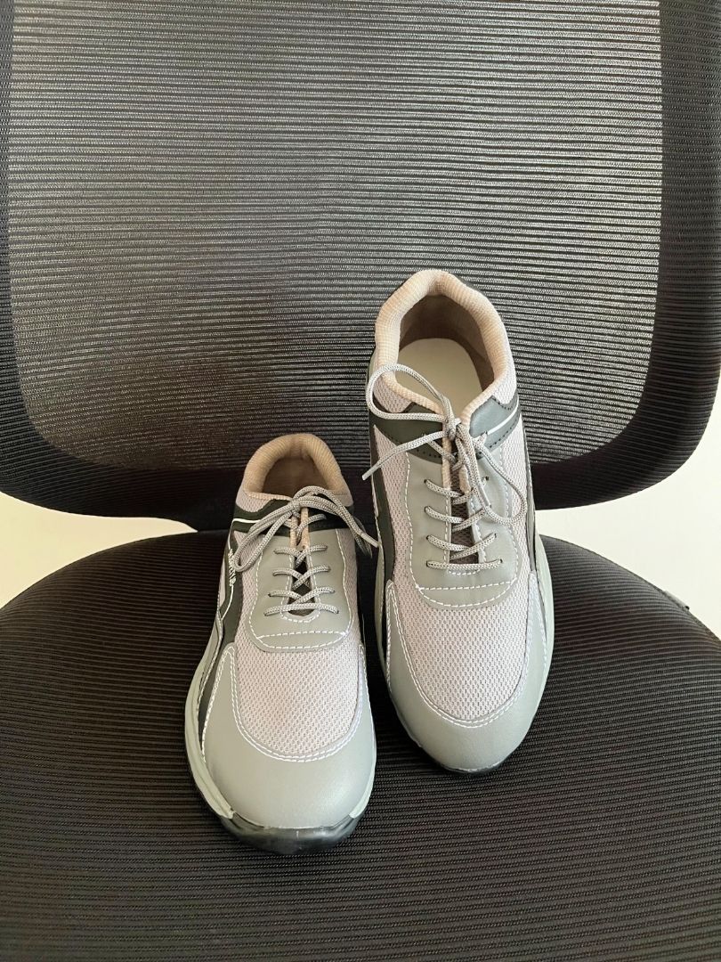 Sepatu Sneakers Pria Sepatu Kasual Pria Kerja Modern - Foto ulasan pembeli