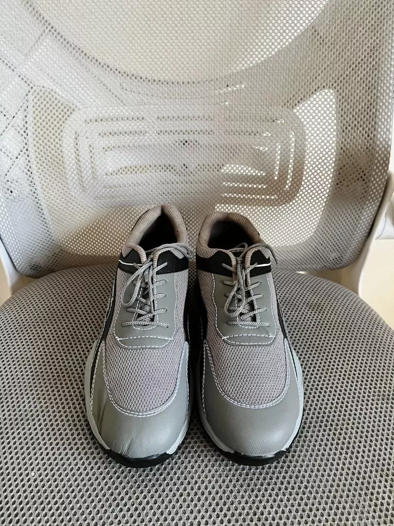 Sepatu Sneakers Pria Sepatu Kasual Pria Kerja Modern - Foto ulasan pembeli