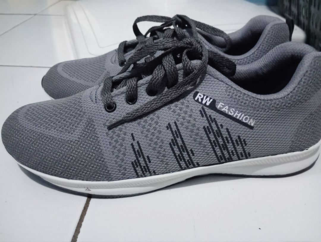 Sepatu Sneakers Pria Wanita Nyaman Tahan Lama - foto 4 dari 10