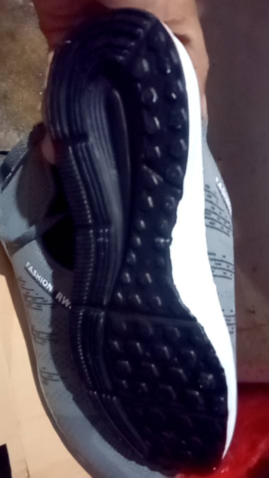 Sepatu Sneakers Pria Wanita Nyaman Tahan Lama - foto 9 dari 10