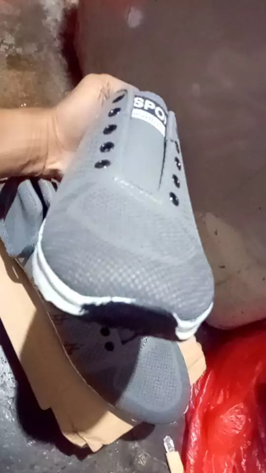 Sepatu Sneakers Pria Wanita Nyaman Tahan Lama - Foto ulasan pembeli