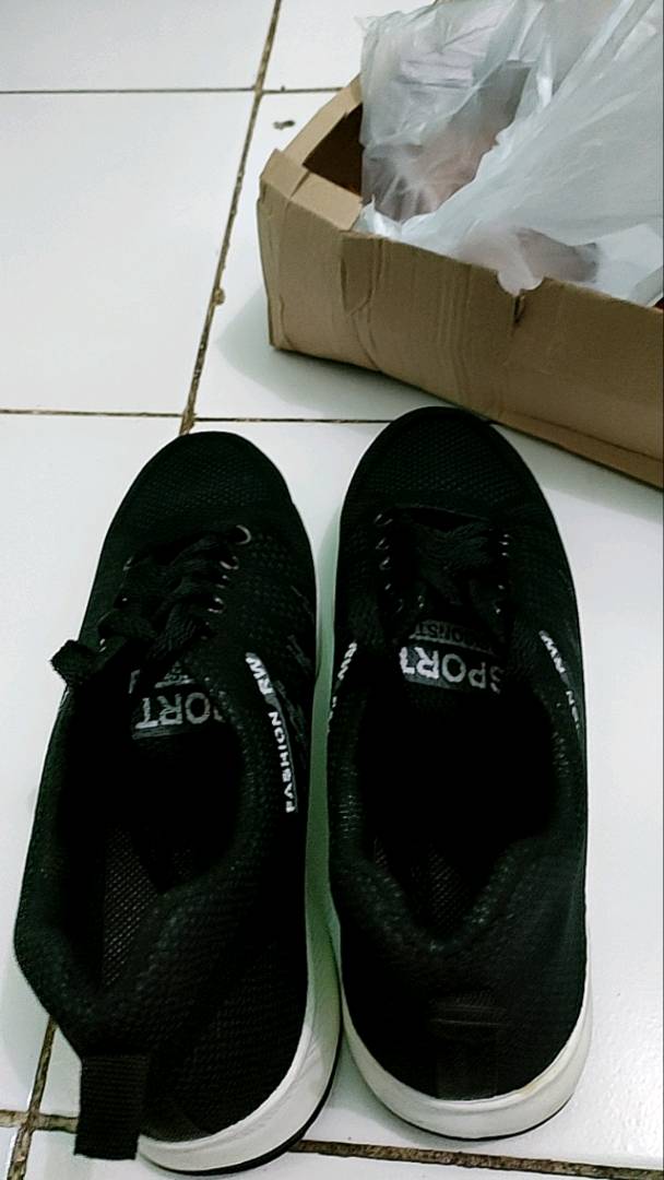 Sepatu Sneakers Pria Wanita Nyaman Tahan Lama - Foto ulasan pembeli