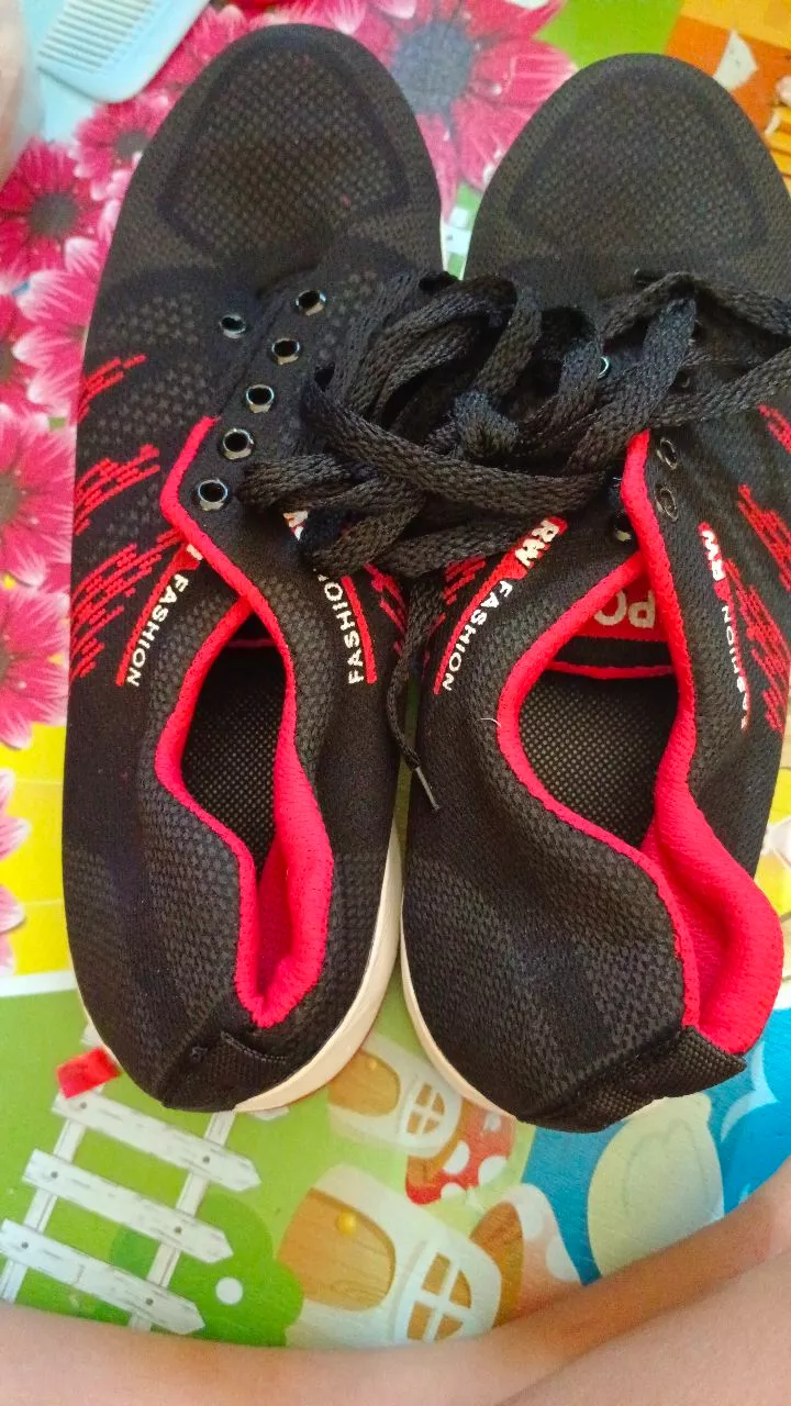 Sepatu Sneakers Pria Wanita Nyaman Tahan Lama - Foto ulasan pembeli