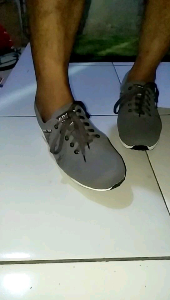 Sepatu Sneakers Pria Wanita Nyaman Tahan Lama - Foto ulasan pembeli