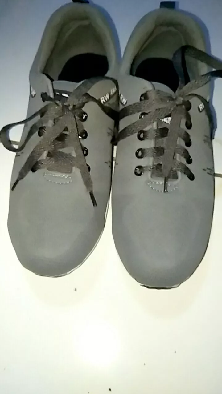 Sepatu Sneakers Pria Wanita Nyaman Tahan Lama - Foto ulasan pembeli