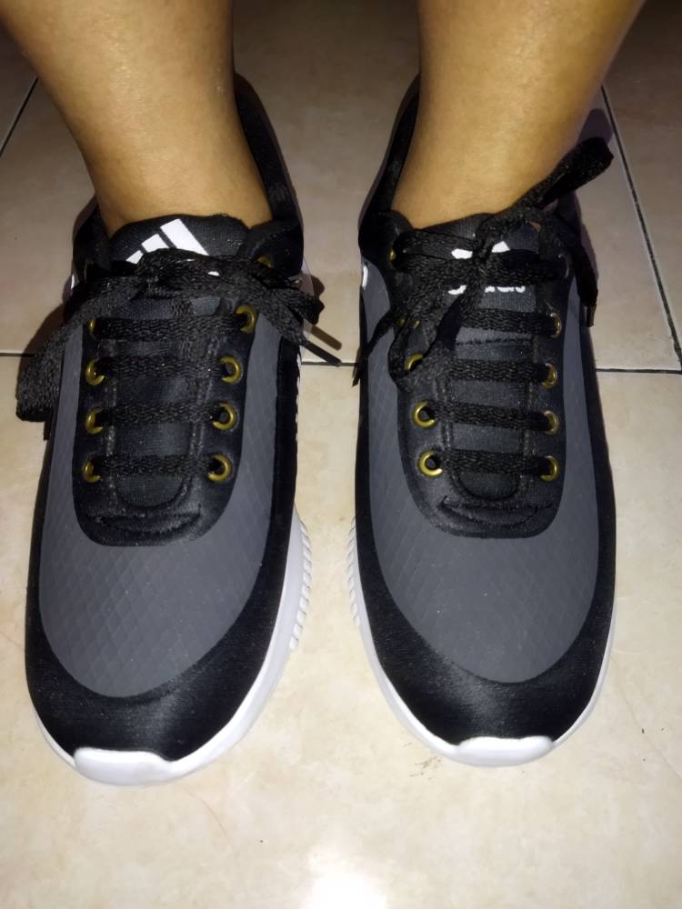 Sepatu Sneakers Pria Wanita Olahraga Viral ID - Foto ulasan pembeli