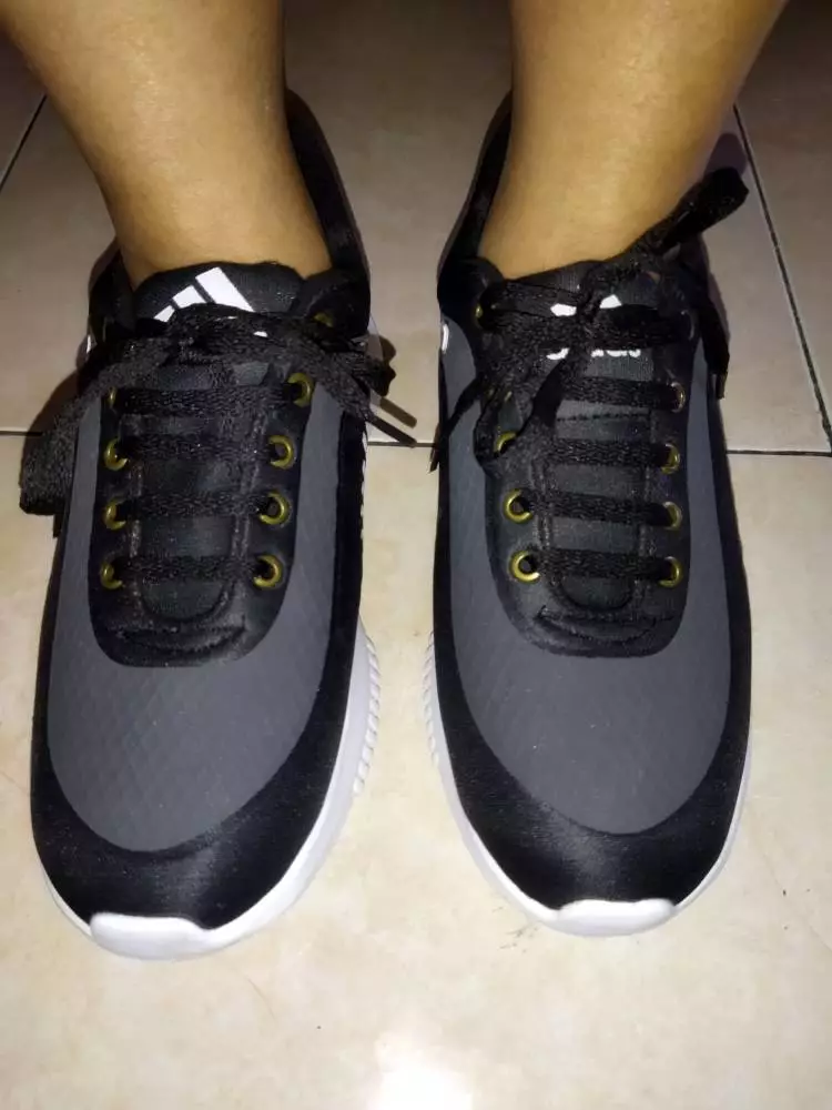 Sepatu Sneakers Pria Wanita Olahraga Viral ID - Foto ulasan pembeli