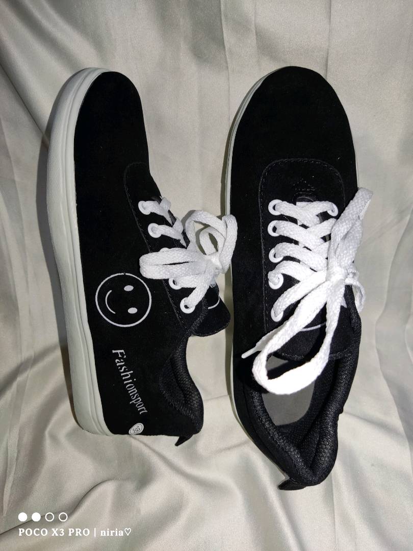 Sepatu Sneakers Wanita Motif Emoticon Lucu Smile / Sepatu Fashion Wanita / Sepatu sekolah Perempuan - Foto ulasan pembeli