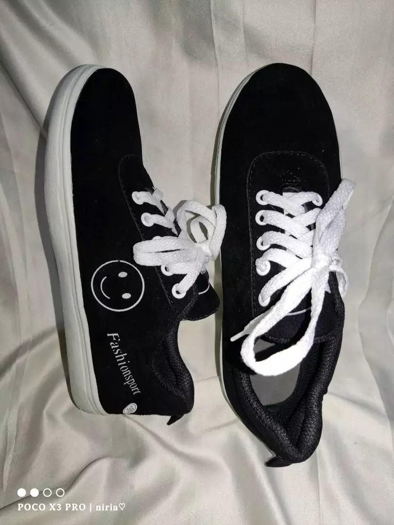 Sepatu Sneakers Wanita Motif Emoticon Lucu Smile / Sepatu Fashion Wanita / Sepatu sekolah Perempuan - Foto ulasan pembeli
