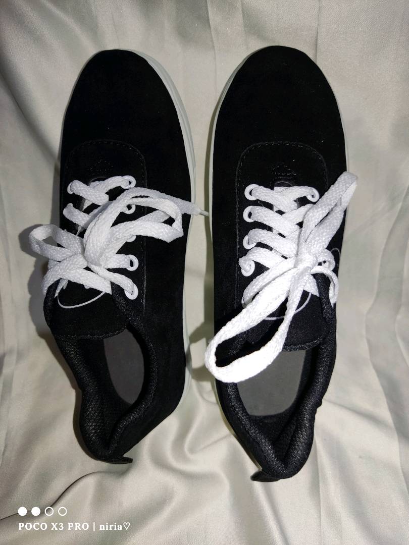 Sepatu Sneakers Wanita Motif Emoticon Lucu Smile / Sepatu Fashion Wanita / Sepatu sekolah Perempuan - Foto ulasan pembeli