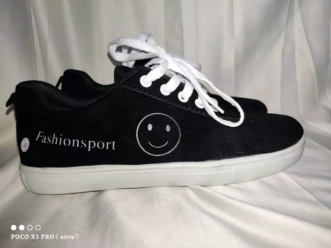 Sepatu Sneakers Wanita Motif Emoticon Lucu Smile / Sepatu Fashion Wanita / Sepatu sekolah Perempuan - Foto ulasan pembeli