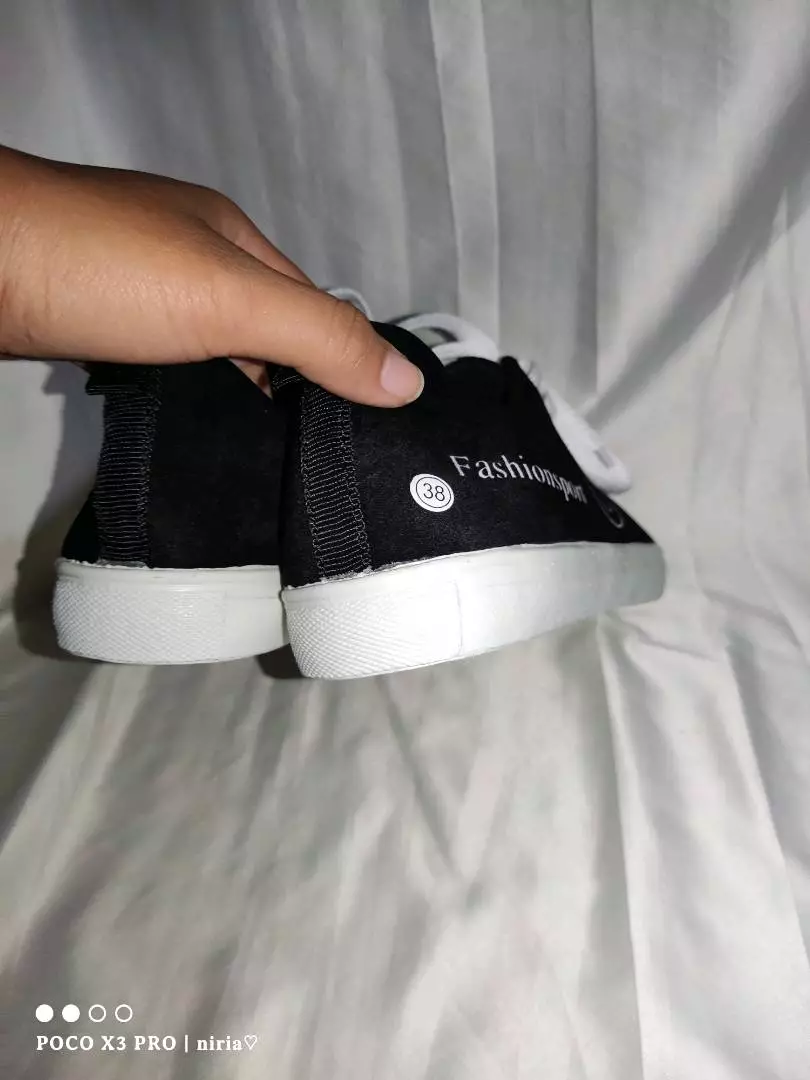 Sepatu Sneakers Wanita Motif Emoticon Lucu Smile / Sepatu Fashion Wanita / Sepatu sekolah Perempuan - Foto ulasan pembeli