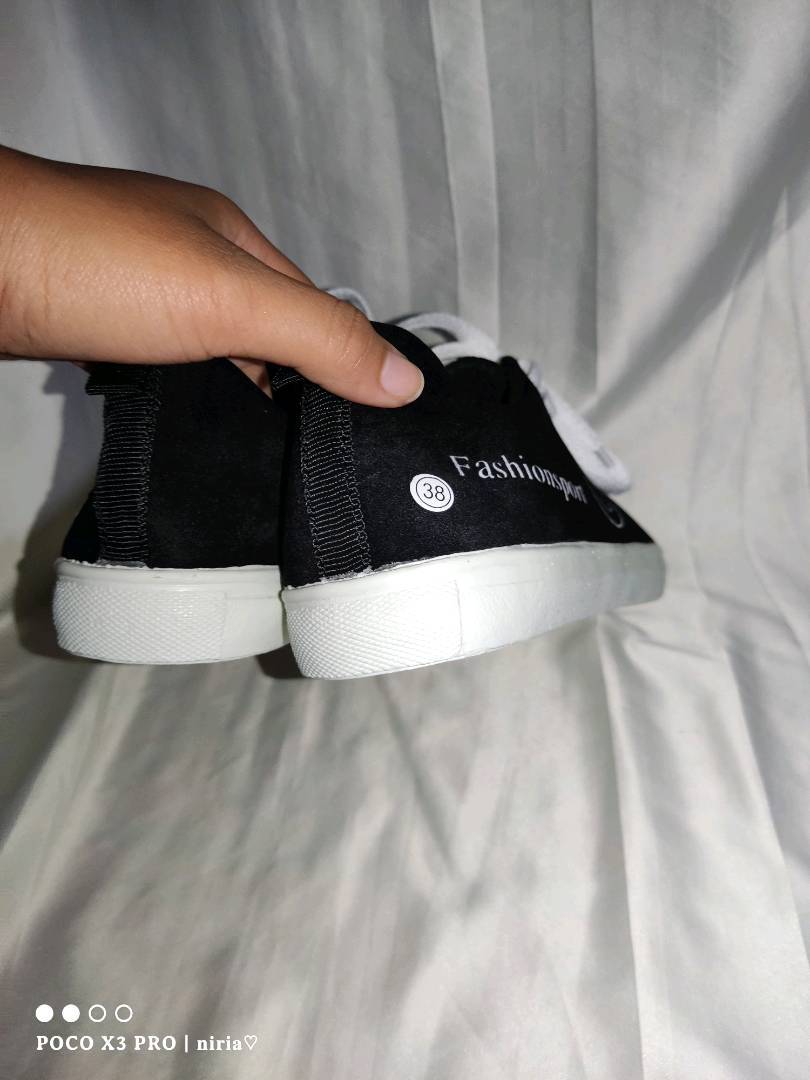 Sepatu Sneakers Wanita Motif Emoticon Lucu Smile / Sepatu Fashion Wanita / Sepatu sekolah Perempuan - Foto ulasan pembeli