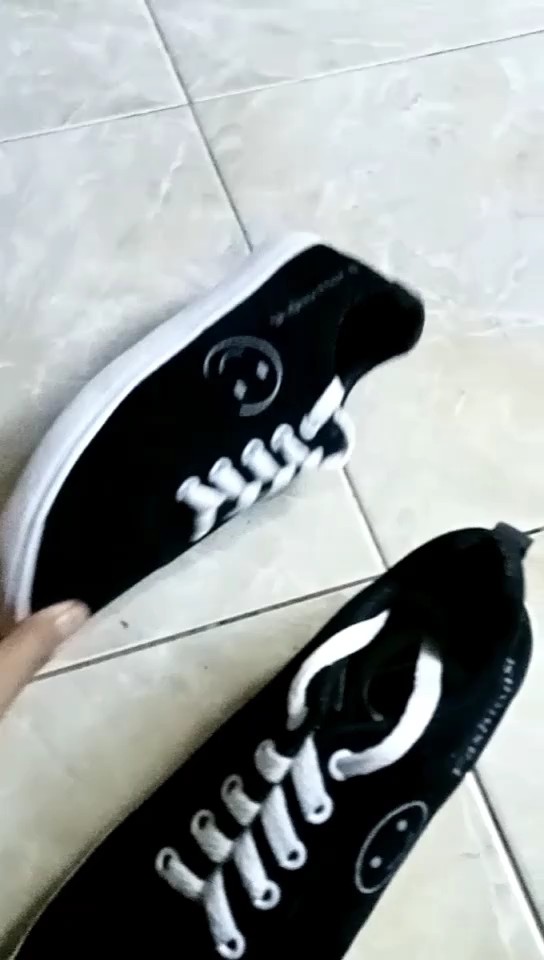 Sepatu Sneakers Wanita Motif Emoticon Lucu Smile / Sepatu Fashion Wanita / Sepatu sekolah Perempuan - Foto ulasan pembeli