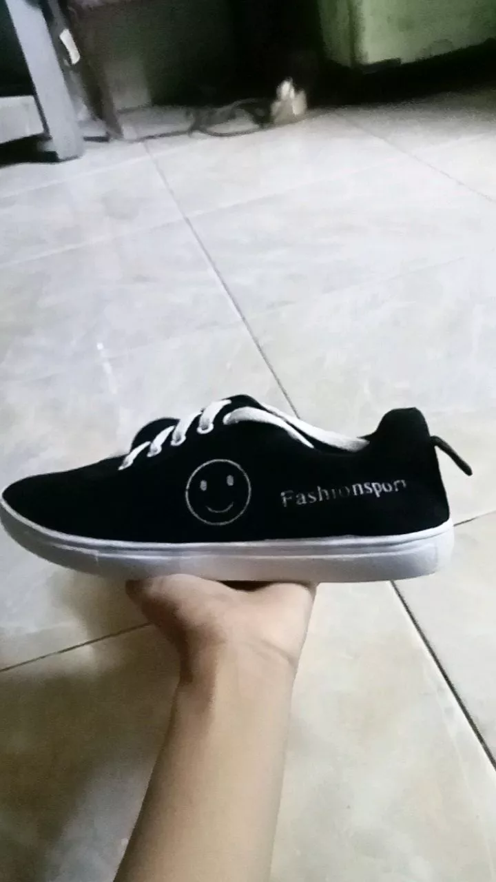 Sepatu Sneakers Wanita Motif Emoticon Lucu Smile / Sepatu Fashion Wanita / Sepatu sekolah Perempuan - Foto ulasan pembeli