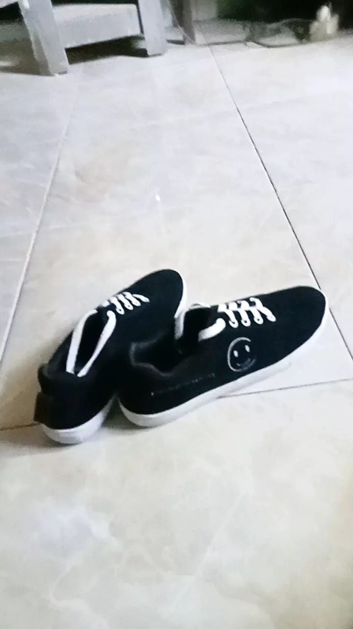 Sepatu Sneakers Wanita Motif Emoticon Lucu Smile / Sepatu Fashion Wanita / Sepatu sekolah Perempuan - Foto ulasan pembeli
