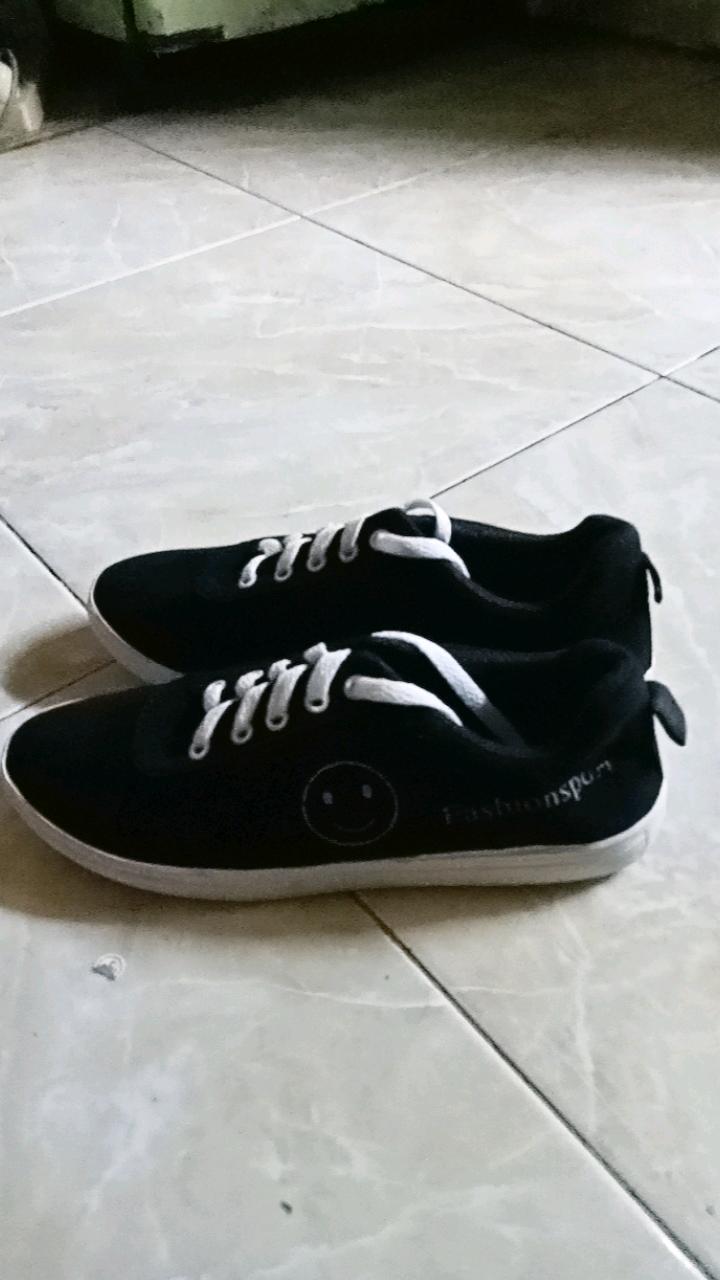 Sepatu Sneakers Wanita Motif Emoticon Lucu Smile / Sepatu Fashion Wanita / Sepatu sekolah Perempuan - Foto ulasan pembeli