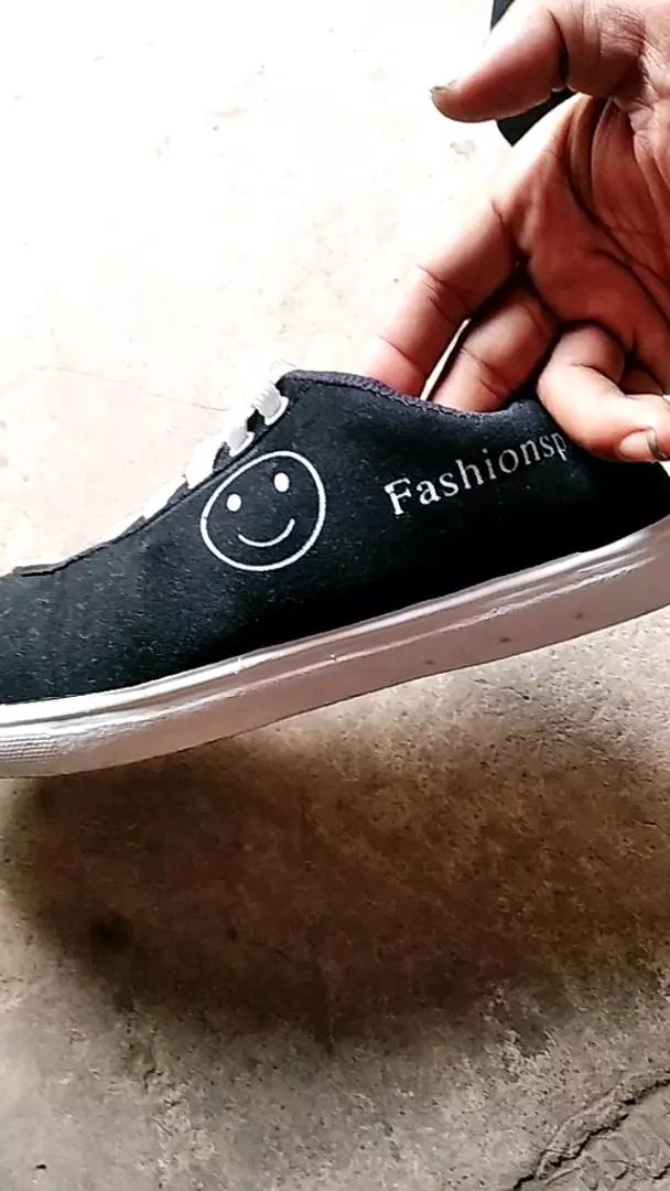Sepatu Sneakers Wanita Motif Emoticon Lucu Smile / Sepatu Fashion Wanita / Sepatu sekolah Perempuan - Foto ulasan pembeli