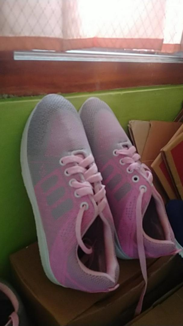 Sepatu Sneakers Wanita Sport Termurah Non Slip - foto 2 dari 10