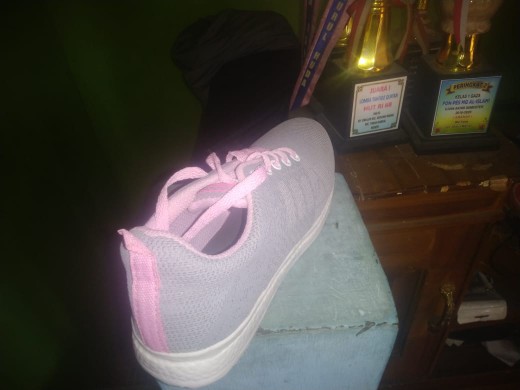 Sepatu Sneakers Wanita Sport Termurah Non Slip - Foto ulasan pembeli