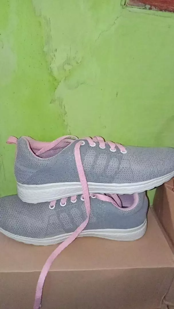 Sepatu Sneakers Wanita Sport Termurah Non Slip - Foto ulasan pembeli