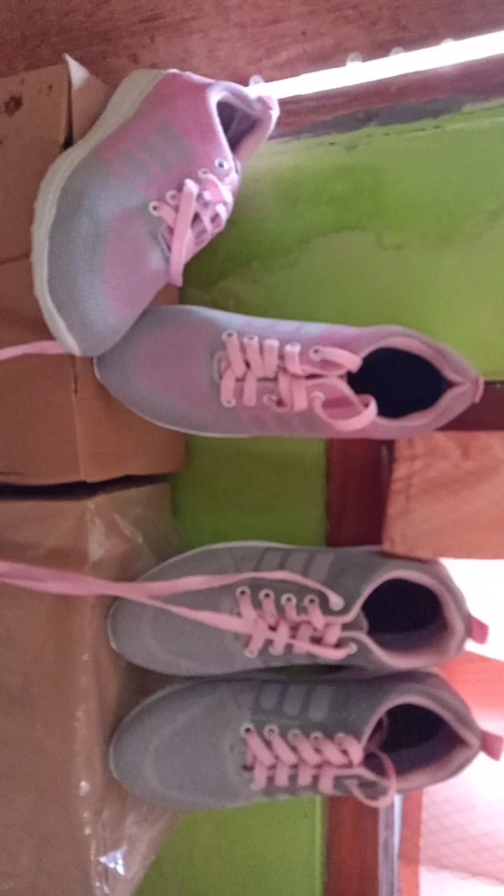 Sepatu Sneakers Wanita Sport Termurah Non Slip - Foto ulasan pembeli