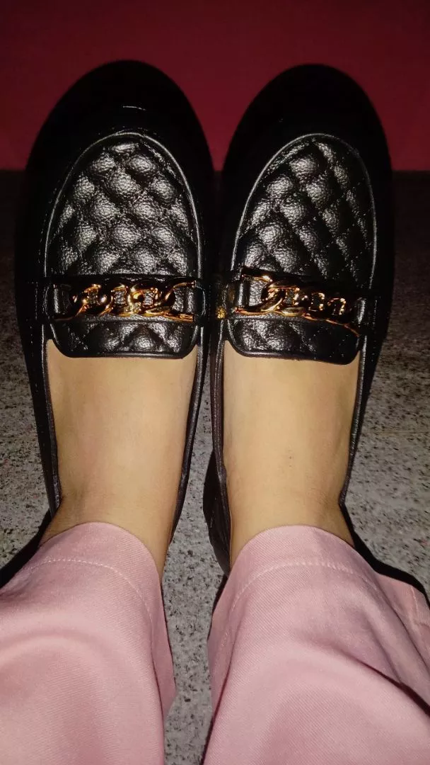 Sepatu Wanita Trendy Premium Anti Slip Nyaman - Foto ulasan pembeli