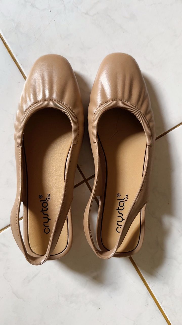 Sepatu Wanita Trendy Premium Anti Slip Nyaman - Foto ulasan pembeli