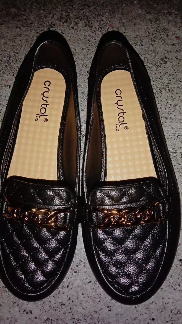Sepatu Wanita Trendy Premium Anti Slip Nyaman - Foto ulasan pembeli