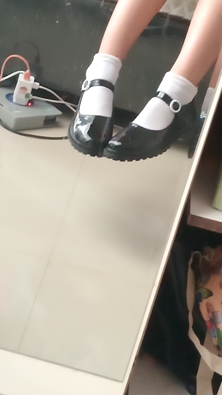 Sepatu Wanita Murah Sneakers Song Hye Kyo Dots Pro Stars Hitam Cokelat Muda TerHits P1M0 Calm Cantik - Foto ulasan pembeli