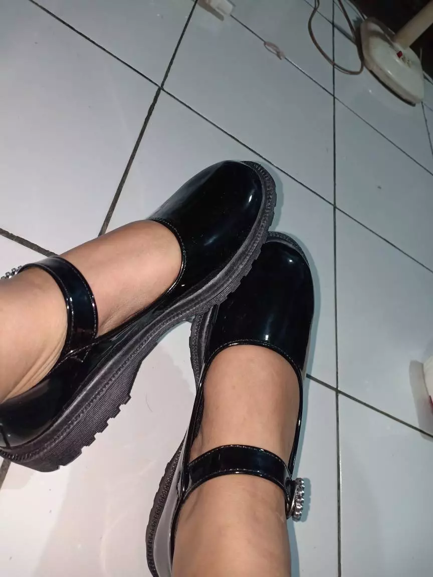 Sepatu Wanita Murah Sneakers Song Hye Kyo Dots Pro Stars Hitam Cokelat Muda TerHits P1M0 Calm Cantik - Foto ulasan pembeli