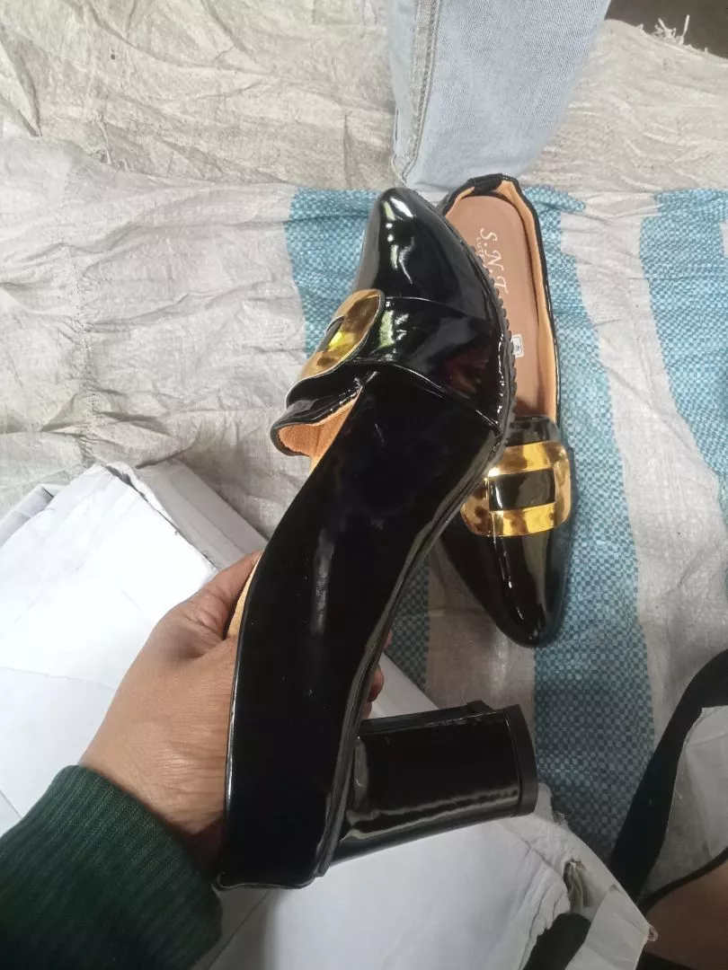 Sepatu wanita/sepatu casual/sepatu kerja dan acaran lain nya ukuran 36/43 - Foto ulasan pembeli