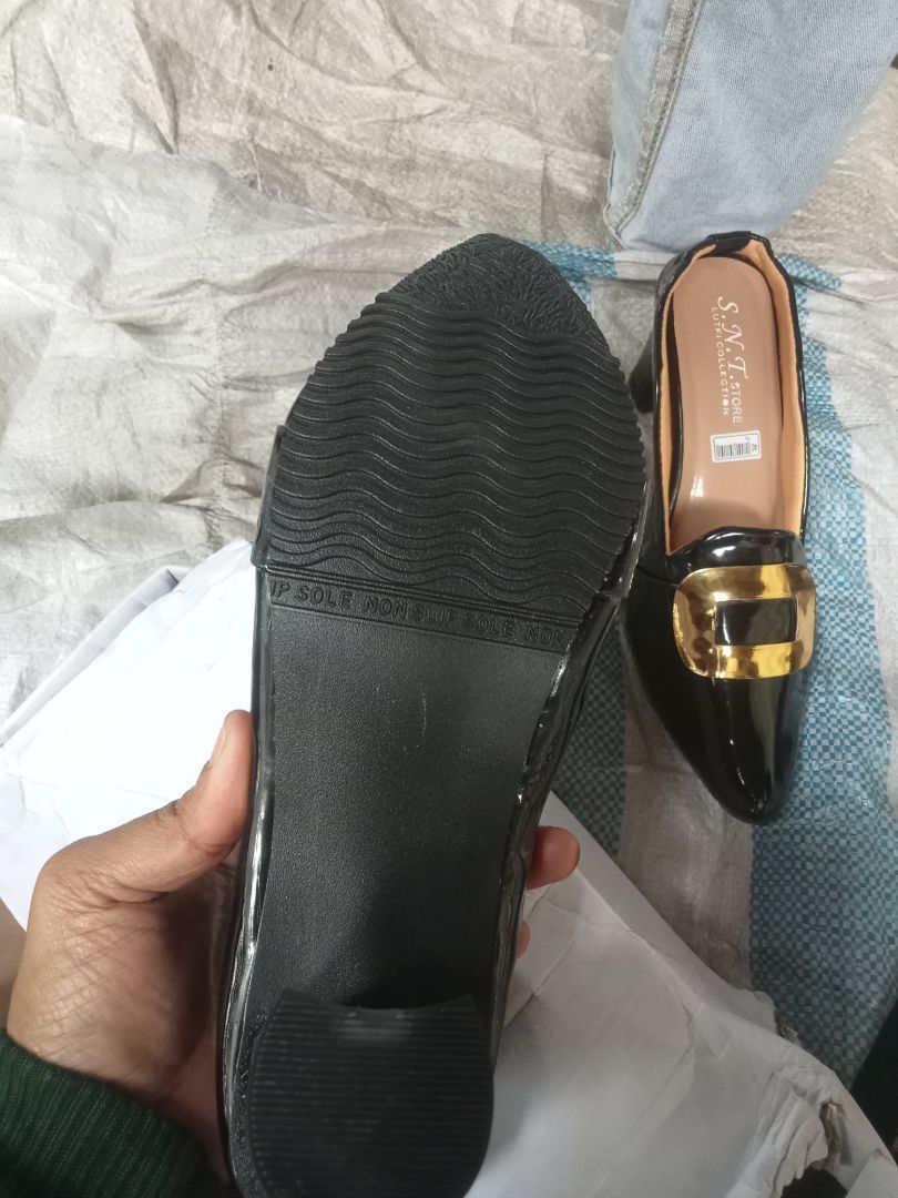 Sepatu wanita/sepatu casual/sepatu kerja dan acaran lain nya ukuran 36/43 - Foto ulasan pembeli