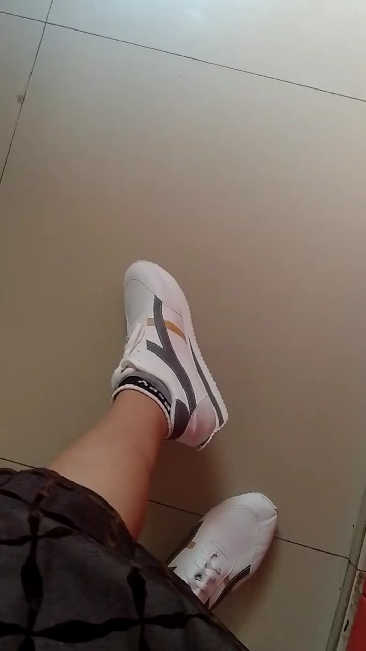 Sepatu Wanita Sol Spons Sol Lembut empuk Dan elastis Sneakers Wanita Populer Korean Sport CHUNGKY - Foto ulasan pembeli