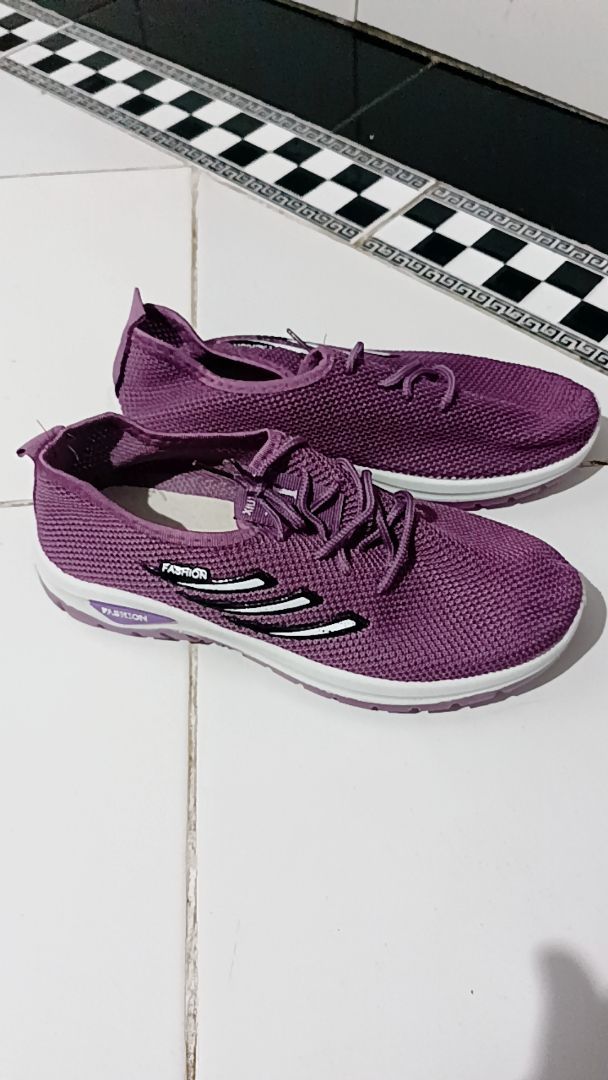 Sepatu Wanita Slip On Rajut Ringan Casual - foto 4 dari 10