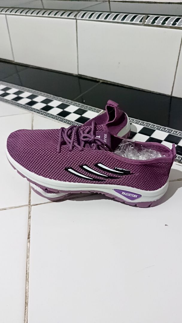 Sepatu Wanita Slip On Rajut Ringan Casual - foto 5 dari 10