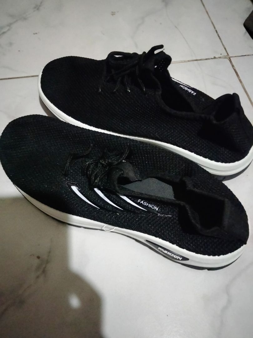 Sepatu Wanita Slip On Rajut Ringan Casual - Foto ulasan pembeli