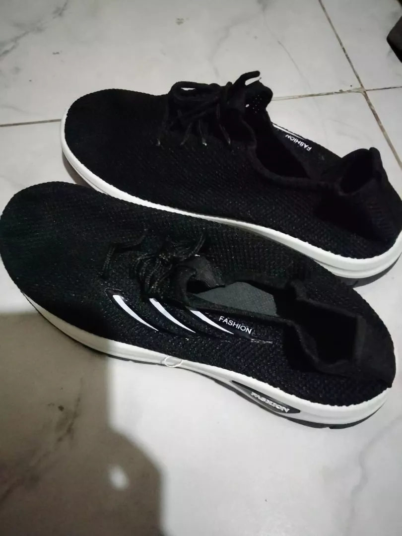 Sepatu Wanita Slip On Rajut Ringan Casual - Foto ulasan pembeli