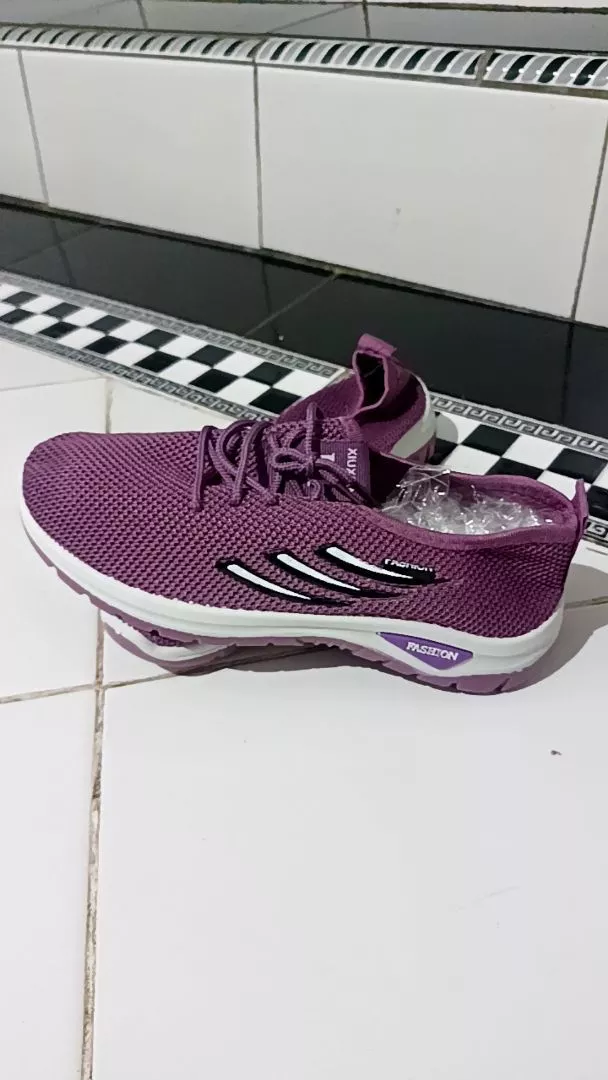 Sepatu Wanita Slip On Rajut Ringan Casual - Foto ulasan pembeli