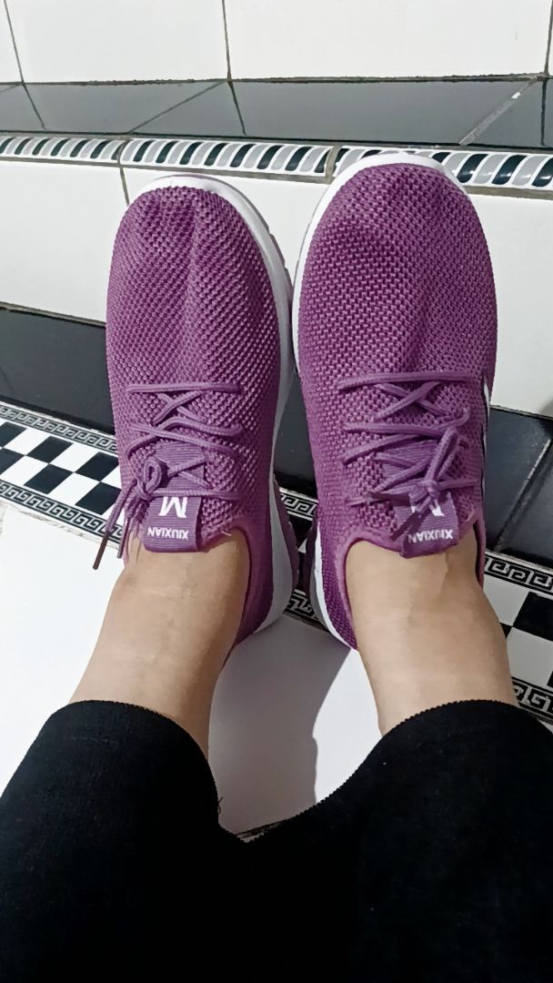 Sepatu Wanita Slip On Rajut Ringan Casual - Foto ulasan pembeli