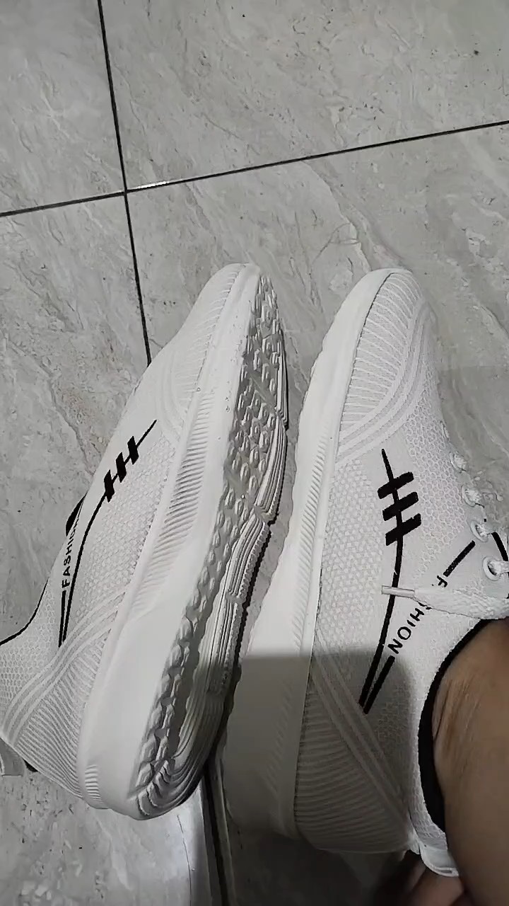 Sepatu Wanita Sneakers Terbaru Dengan Banyak Pilihan Warnanya Desain Ala Korean style Kekinian - Foto ulasan pembeli