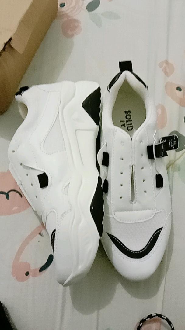 Sepatu Wanita Sneakers Wanwoo Sepatu Sneakers Wanita Tali - Foto ulasan pembeli
